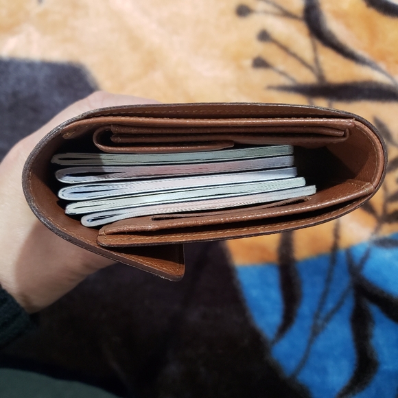 LV Medium International Wallet - Picture 12 of 12